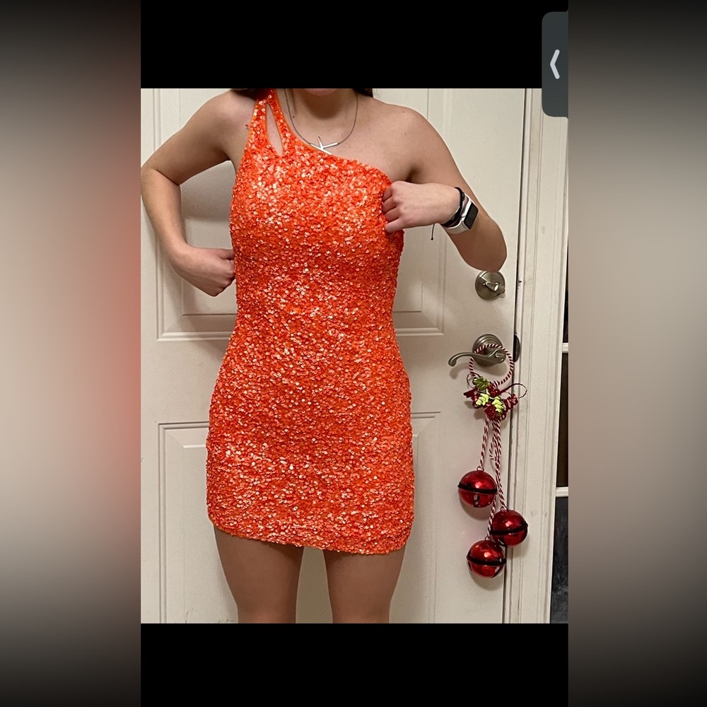 Primavera size 00 hoco dress, great condition, worn for about 4 hours